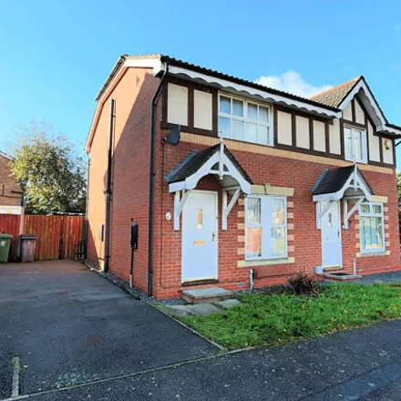 Buy this 3 bed duplex on Coleford Road in Leicester, LE4 9NB