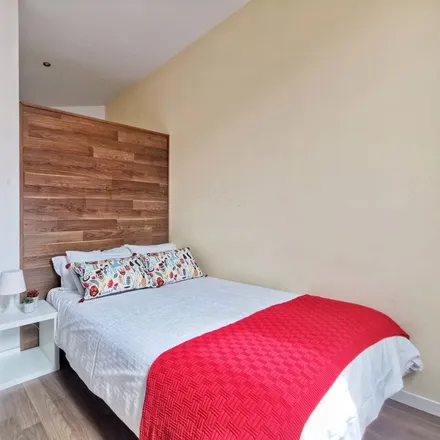 Rent this 9 bed room on Madrid in Teatro Valle-Inclán, Plaza de Lavapiés