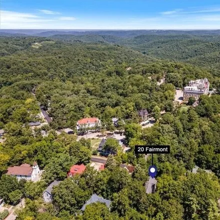 Image 5 - 60 Fairmont, Eureka Springs, AR 72632, USA - House for sale