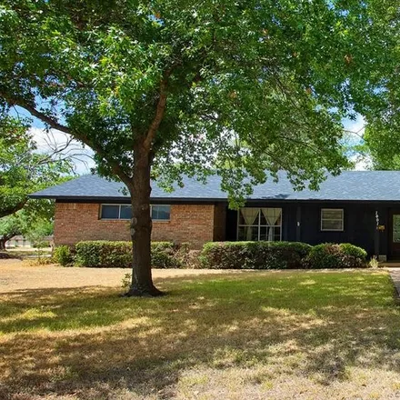Buy this 4 bed house on 1401 Oak Hills Drive in Graham, TX 76450