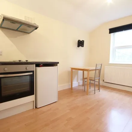 Image 7 - Beaconsfield Road, London, N15 4SH, United Kingdom - Apartment for rent