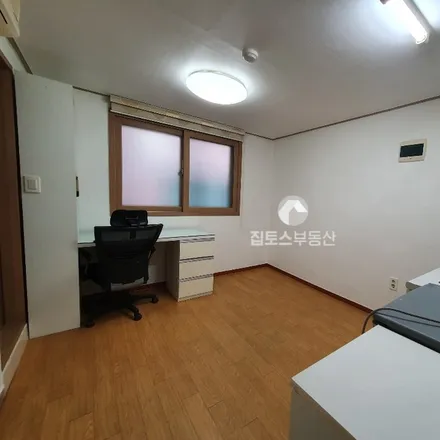 Rent this studio apartment on 서울특별시 관악구 봉천동 196-14
