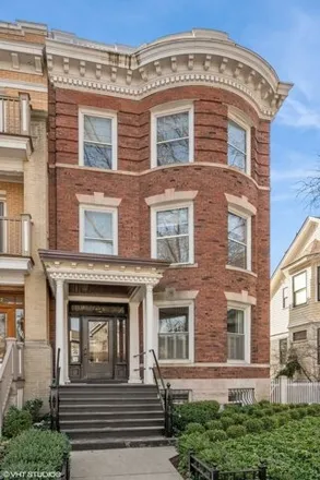 Rent this 4 bed house on 1449 West Berteau Avenue in Chicago, IL 60613