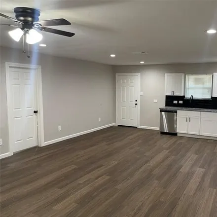 Rent this 4 bed house on 3114 Ridgeview Ln in Irving, Texas