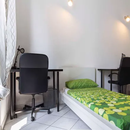 Rent this 3 bed room on Via Giorgio Briano in 9, 20136 Milan MI
