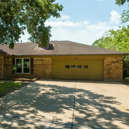 Buy this 3 bed house on 2720 Avenue L in Santa Fe, TX 77510