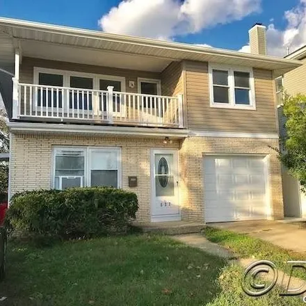 Rent this 3 bed house on 527 East Walnut Street in City of Long Beach, NY 11561