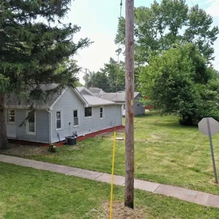 Buy this 3 bed house on 513 W Elm St in Fairbury, Illinois