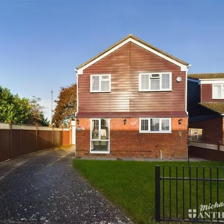 Buy this 4 bed house on 50 Galsworthy Place in Aylesbury, HP19 8LH