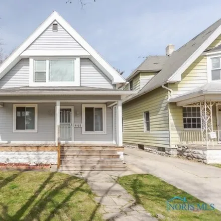 Buy this 3 bed house on 1185 Mason Street in Toledo, OH 43605