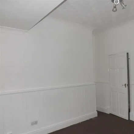 Image 7 - Cross Street, Oswaldtwistle, BB5 3LL, United Kingdom - Townhouse for rent