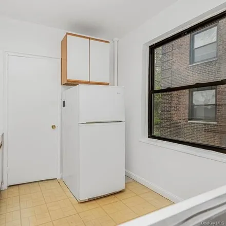 Image 9 - 3017 Riverdale Avenue, New York, NY 10463, USA - Apartment for sale