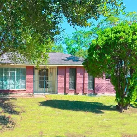 Rent this 3 bed house on 291 Glazebrook Dr in Houston, Texas