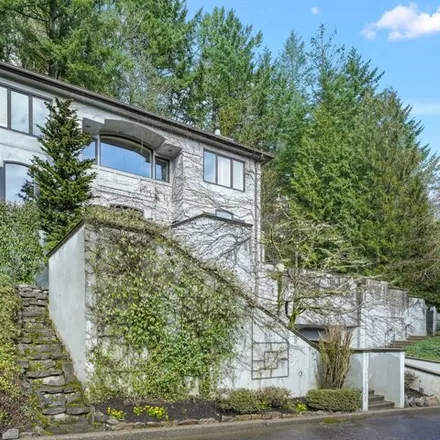 Image 2 - 3139 Northwest Verde Vista Terrace, Portland, OR 97210, USA - House for sale