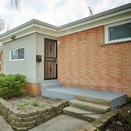 Buy this 4 bed house on 3209 West Ardmore Avenue in Chicago, IL 60659