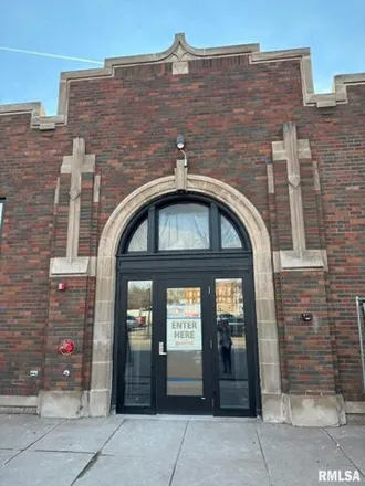 Image 1 - Davenport Family YMCA, 606 West 2nd Street, Davenport, IA 52801, USA - Apartment for rent