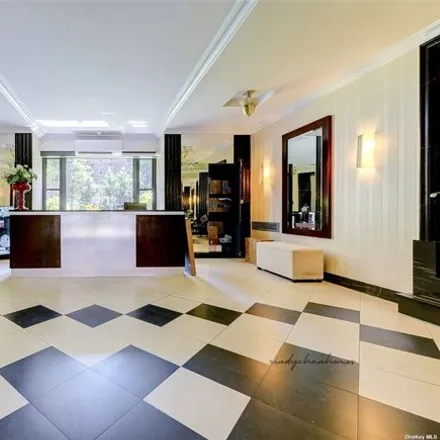 Image 3 - 113-14 72nd Road, New York, NY 11375, USA - Apartment for sale
