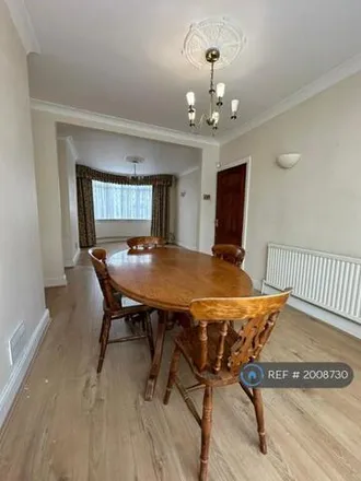 Image 7 - Rushgrove Avenue, The Hyde, London, NW9 6RH, United Kingdom - House for rent