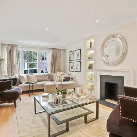 Rent this 4 bed house on 4 Lombardy Place in London, W2 4AN