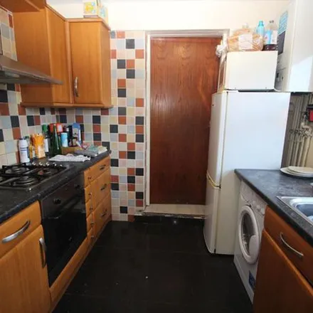 Rent this 3 bed apartment on Simonside Terrace in Newcastle upon Tyne, NE6 5LA