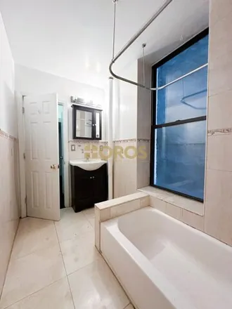 Image 6 - 533 East 5th Street, New York, NY 10009, USA - House for rent