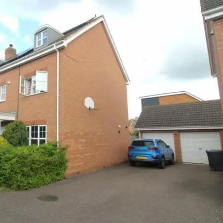 Buy this 5 bed house on 96 Stotfold Road in Arlesey, SG15 6XR