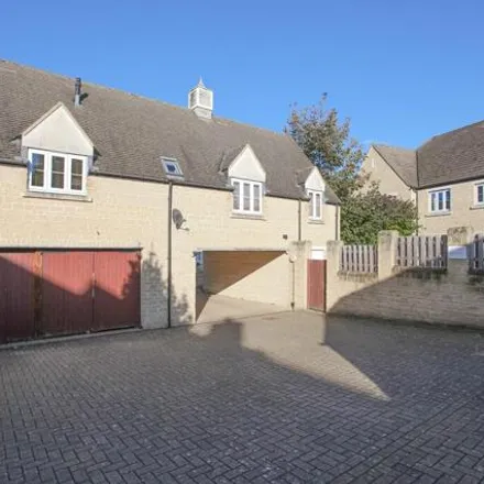 Buy this 2 bed house on Northfield Row in Witney, OX28 1FG