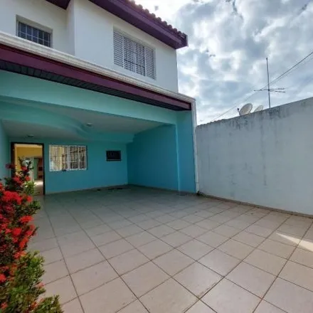 Rent this 2 bed house on Fry Chicken in Rua Arthur Gonçalves, Cidade Jardim II