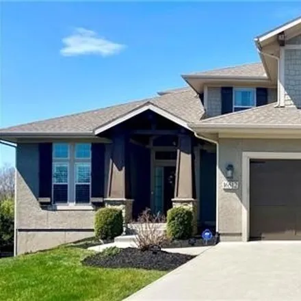 Buy this 6 bed house on 11566 West 165th Street in Overland Park, KS 66221