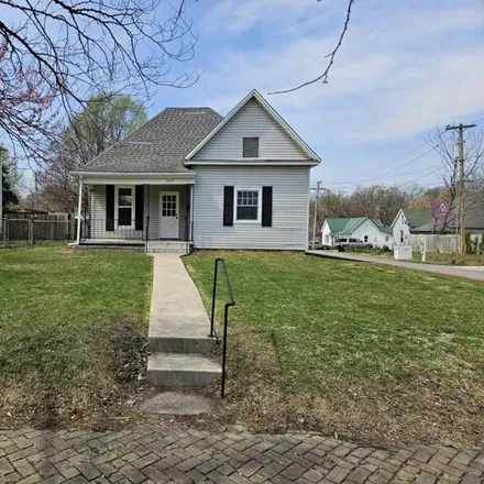 Buy this 2 bed house on 455 East Dale Street in Springfield, MO 65803