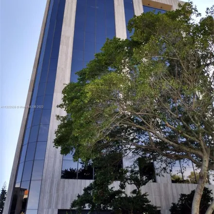 Image 5 - 130 Antiquera Avenue, Coral Gables, FL 33134, USA - Apartment for rent