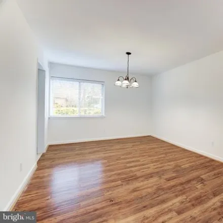 Image 4 - 11600 Vantage Hill Road, Reston, VA 20190, USA - Condo for sale