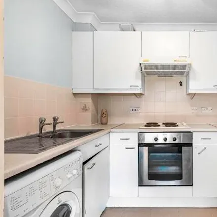 Image 8 - Woodbridge House, Mornington Road, London, E11 3DZ, United Kingdom - Apartment for sale