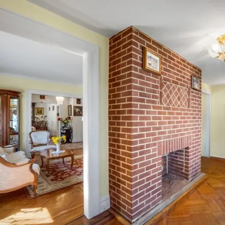 Image 9 - 2718 Avenue R, New York, NY 11229, USA - House for sale