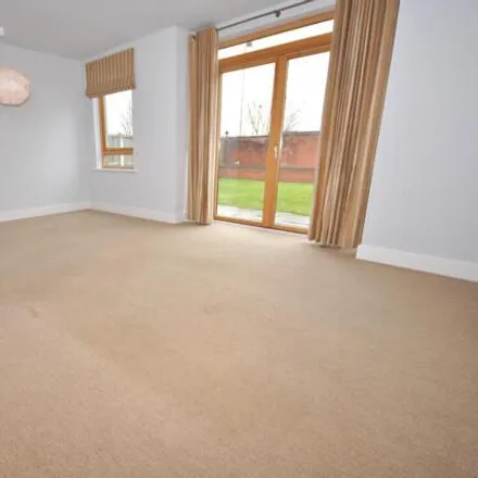 Image 4 - Oakfield, Radcliffe on Trent, NG12 2AL, United Kingdom - House for rent