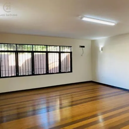 Rent this 3 bed house on Rua Martin Luther King 680 in Petrópolis, Londrina - PR