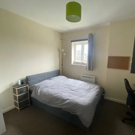 Image 6 - QUEENS PK, Silchester Drive, Manchester, M40 8NS, United Kingdom - Apartment for sale