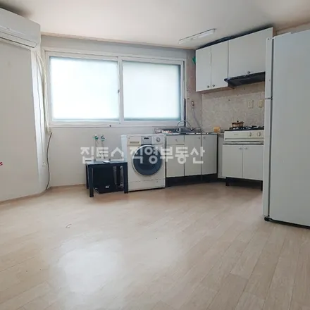 Rent this studio apartment on 서울특별시 은평구 대조동 84-84