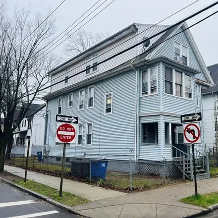 Image 2 - 327 Newhall St, New Haven, Connecticut, 06511 - House for sale