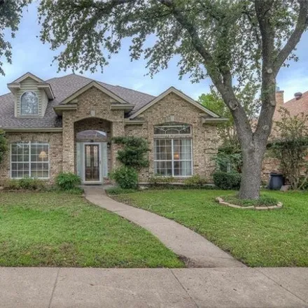 Buy this 4 bed house on 627 Sumner Dr in Mesquite, Texas