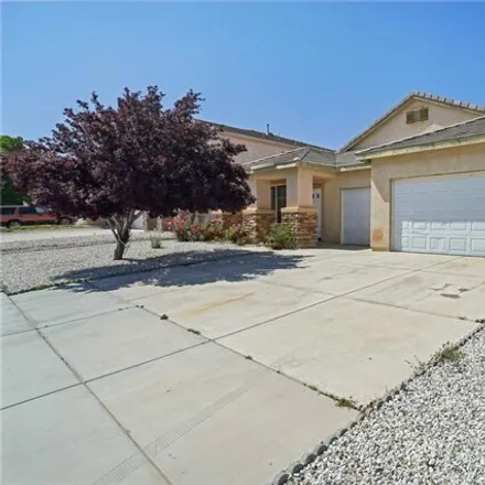 Image 2 - 12684 Dulce Street, Victorville, CA 92392, USA - House for sale