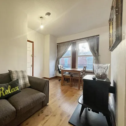 Rent this 4 bed apartment on Ingatestone Road in London, SE25 4LG