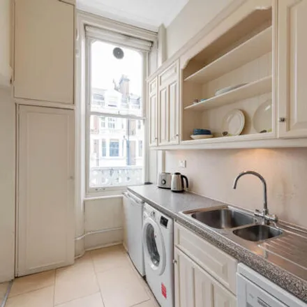 Image 2 - 19 Coleherne Road, London, SW10 9BS, United Kingdom - Apartment for sale