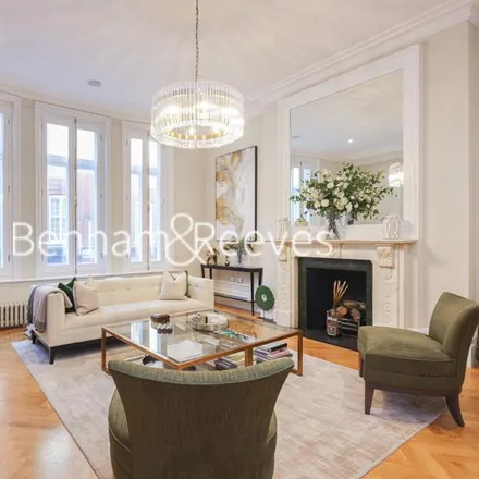 Rent this 3 bed townhouse on All Bar One in 19 Bedford Street, London