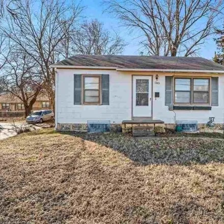 Buy this 2 bed house on Doctor Eric Keating Chiropractor in 1206 West 8th Street, Junction City