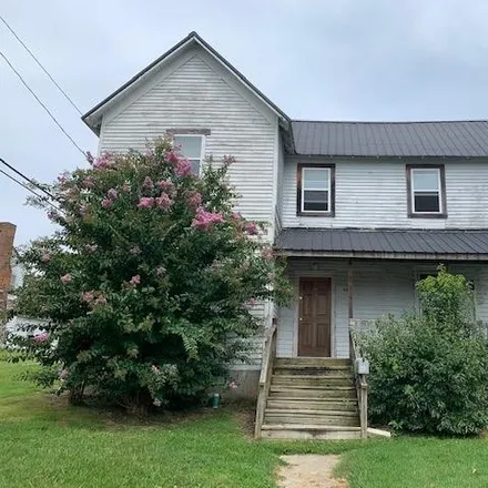 Buy this 4 bed house on 406 Burkesville Street in Columbia, KY 42728
