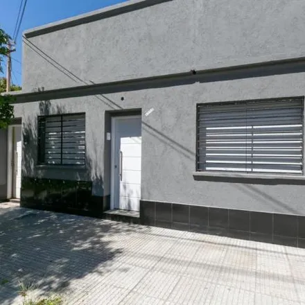 Buy this 2 bed house on Juan Bautista Justo 2502 in Partido de Lanús, Remedios de Escalada