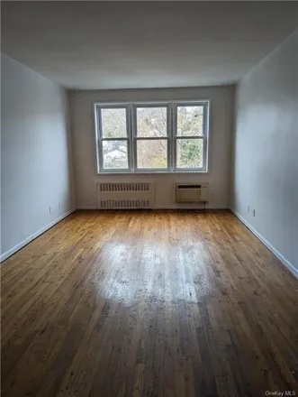 Image 4 - 495 Odell Ave Apt 6j, Yonkers, New York, 10703 - Apartment for sale