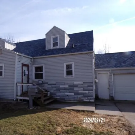 Buy this 4 bed house on 570 Ames Street in Clyde, OH 43410