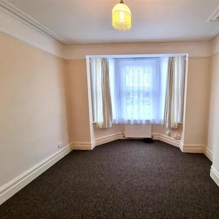 Image 2 - Francis Road, London, CR0 2RT, United Kingdom - Apartment for rent